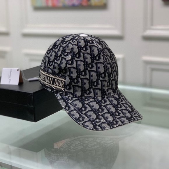 AUTHENTIC CHANEL Hats main image 4
